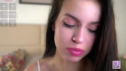 Nelly and Mari online show from December 2, 7:25 am