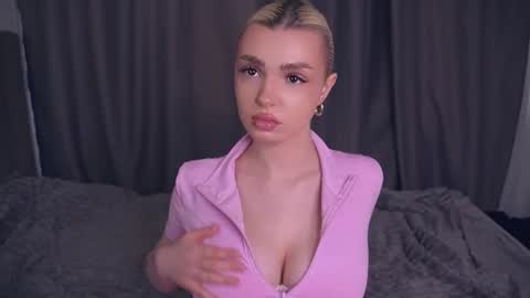 Nelly and Mari online show from June 21, 8:28 am