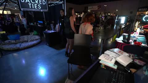 Snapshot of vivid_whit chatting on November 8, 12:55 am Whitney online show from November 8, 12:55 am