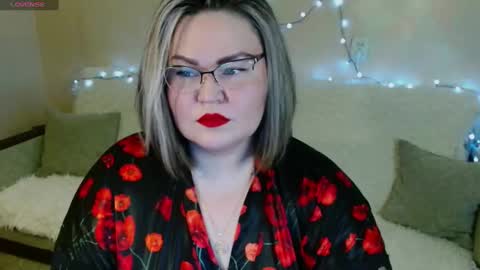 Snapshot of vivien__wet chatting on February 2, 7:57 pm Vivien online show from February 2, 7:57 pm