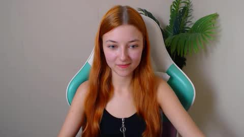 Snapshot of vivien_leight chatting on October 27, 7:18 pm Vivien online show from October 27, 7:18 pm