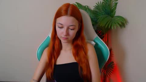 Snapshot of vivien_leight chatting on November 7, 7:25 pm Vivien online show from November 7, 7:25 pm