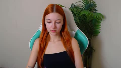 Snapshot of vivien_leight chatting on November 26, 6:42 pm Vivien online show from November 26, 6:42 pm