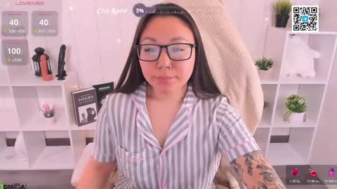 Vivien online show from April 28, 2:27 am