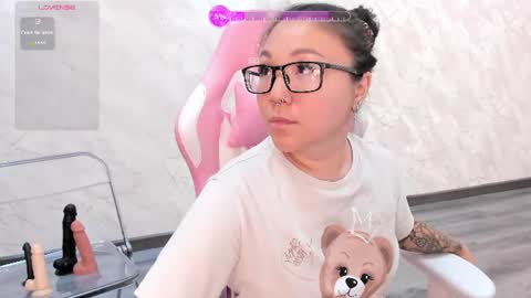 Snapshot of vivien_montclair chatting on July 11, 1:08 am Vivien online show from July 11, 1:08 am