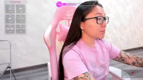 Snapshot of vivien_montclair chatting on July 11, 11:50 pm Vivien online show from July 11, 11:50 pm