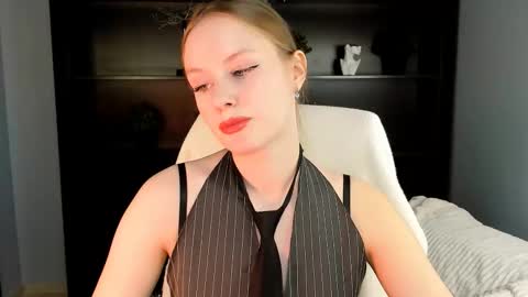 Vivien online show from January 18, 1:04 pm