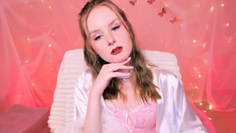 Snapshot of vivienleeigh chatting on May 11, 2:45 pm Vivien online show from May 11, 2:45 pm
