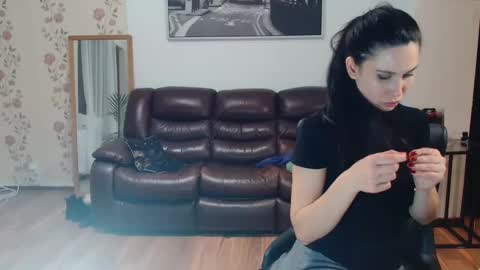 Snapshot of vivienne17 chatting on March 8, 6:47 pm vivienne online show from March 8, 6:47 pm