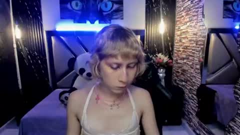 vivienne hadid online show from July 5, 8:05 pm