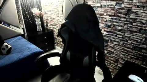 vivienne hadid online show from July 24, 4:38 pm