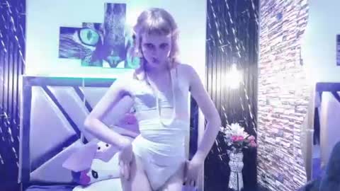 vivienne hadid online show from July 29, 9:24 pm
