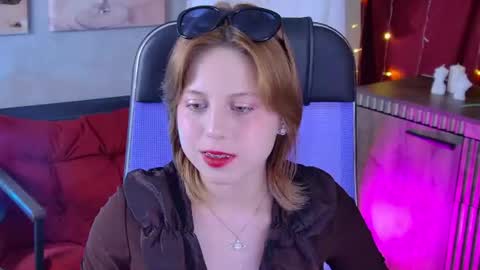 Vivienne  online show from June 18, 12:42 pm