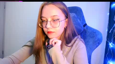 Snapshot of vivivivikkie chatting on February 10, 10:58 pm vivivivikkie online show from February 10, 10:58 pm