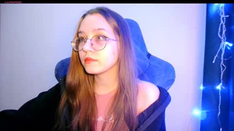 Snapshot of vivivivikkie chatting on February 17, 11:33 pm vivivivikkie online show from February 17, 11:33 pm