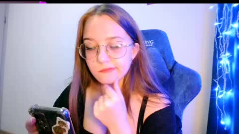 vivivivikkie online show from April 26, 8:50 pm