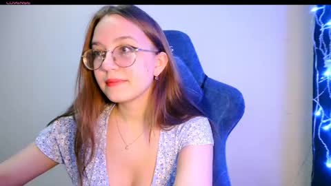vivivivikkie online show from May 5, 9:23 pm
