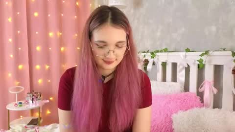 Snapshot of vivyboo111 chatting on May 5, 8:06 pm vivyboo111 online show from May 5, 8:06 pm