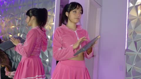Snapshot of vixen_flutter chatting on April 6, 11:22 am Vixen online show from April 6, 11:22 am