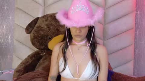 Snapshot of vixen_flutter chatting on April 16, 9:39 pm Vixen online show from April 16, 9:39 pm