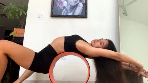 vixenblade online show from March 16, 8:35 pm