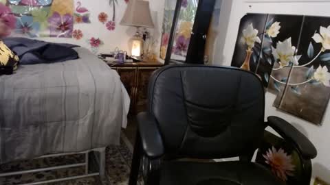 Vixen Fyre online show from December 5, 6:33 pm