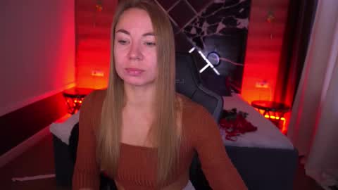 Snapshot of vixenmuse chatting on October 27, 6:50 am Ur Lady online show from October 27, 6:50 am