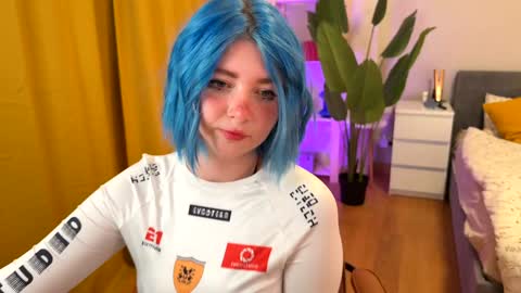 Polly  Online mostly at 9pm-2am UK Time online show from December 2, 5:15 pm