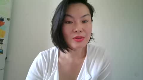 Snapshot of vixomira chatting on October 3, 5:04 am vixomira online show from October 3, 5:04 am