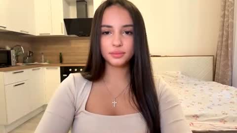 Snapshot of vixy_luna chatting on June 28, 6:14 pm Miss Mia online show from June 28, 6:14 pm