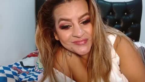 Snapshot of vkleiin chatting on December 2, 1:00 am Venus online show from December 2, 1:00 am