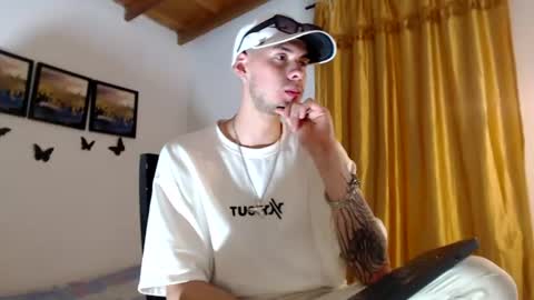 Snapshot of vlad__night chatting on July 17, 8:03 pm Vlad online show from July 17, 8:03 pm