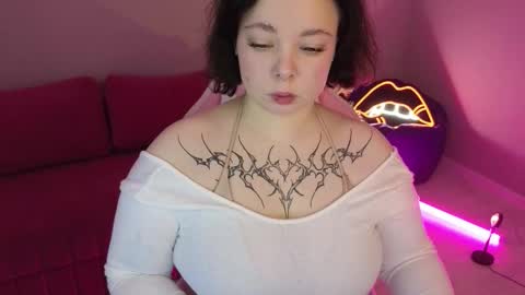 Snapshot of vlada_vv chatting on November 20, 8:14 am Vlada online show from November 20, 8:14 am