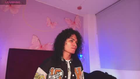 Snapshot of vnuss__ chatting on June 24, 12:15 pm VENUS online show from June 24, 12:15 pm