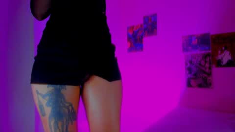 Snapshot of void_smokin chatting on April 7, 11:48 pm Gabriela online show from April 7, 11:48 pm