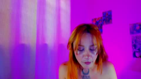 Snapshot of void_smokin chatting on April 15, 6:37 pm Gabriela online show from April 15, 6:37 pm