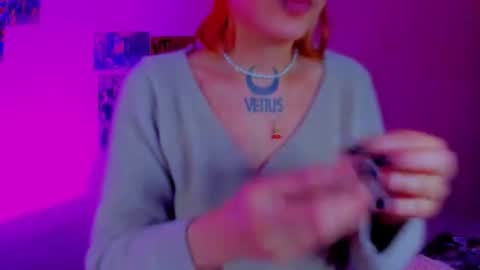 Snapshot of void_smokin chatting on May 4, 11:28 am Gabriela online show from May 4, 11:28 am