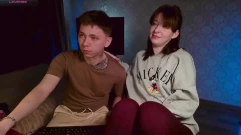 VoidCouple online show from May 3, 1:39 pm