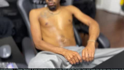 Snapshot of voodoodxck chatting on April 23, 5:30 am voodoodxck online show from April 23, 5:30 am