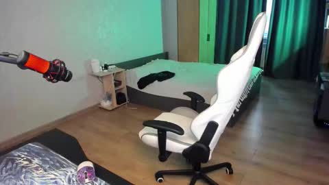 Snapshot of vova_belkin_ chatting on October 29, 9:33 am vova online show from October 29, 9:33 am