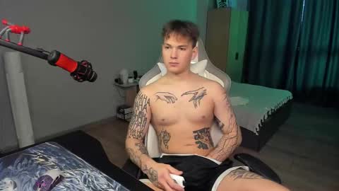 Snapshot of vova_belkin_ chatting on December 4, 11:30 am vova online show from December 4, 11:30 am