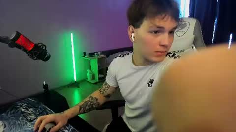Snapshot of vova_belkin_ chatting on July 28, 11:17 am vova online show from July 28, 11:17 am