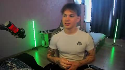Snapshot of vova_belkin_ chatting on July 30, 10:47 am vova online show from July 30, 10:47 am