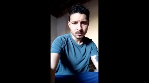 Snapshot of vulgorobson6 chatting on January 6, 9:46 am vulgorobson6 online show from January 6, 9:46 am