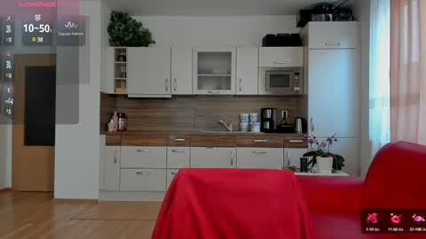 Snapshot of vvalkyriee chatting on February 22, 3:58 pm vvalkyriee online show from February 22, 3:58 pm