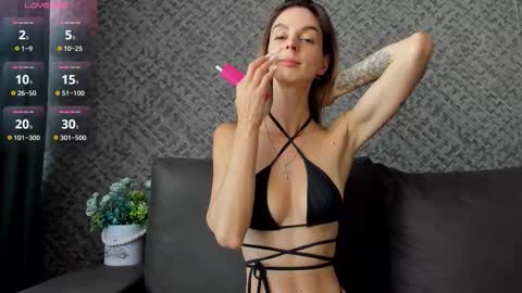 Snapshot of vvalkyriee chatting on September 20, 1:12 pm vvalkyriee online show from September 20, 1:12 pm