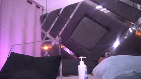 Snapshot of vvioleta_ chatting on January 28, 9:08 am Violeta online show from January 28, 9:08 am