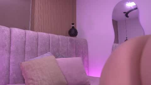 Snapshot of vvioleta_ chatting on July 3, 3:13 am Violeta online show from July 3, 3:13 am