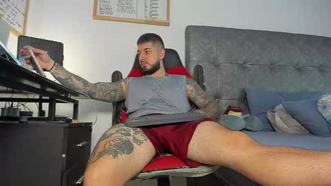 vyxen_ online show from February 28, 8:21 pm