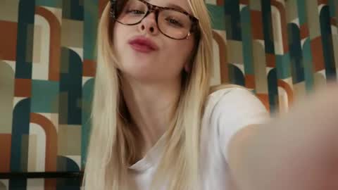 Nana online show from June 5, 6:52 am